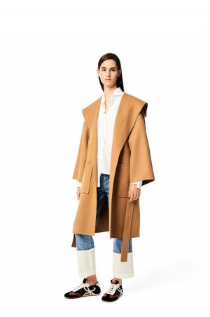 Abrigos Loewe Encapuchado coat in wool and cashemere Mujer Camel | 710CNIBFZ