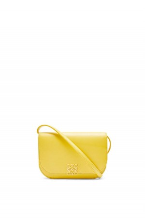 Bolsa De Hombro Loewe Goya Accordion clutch in silk calfskin Mujer Amarillo | 164ZUDCOP