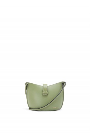 Bolsa De Hombro Loewe Moulded Bucket bag in calfskin Mujer Rosemary | 724TZNCVL