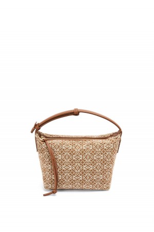 Bolsa De Hombro Loewe Small Cubi bag in Anagram jacquard and calfskin Mujer Tan / Pecan | 972KFYBXA