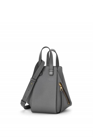 Bolsa De Hombro Loewe Small Hammock bag in soft grained calfskin Mujer Gris | 098TRXBAK