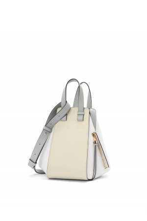 Bolsa De Hombro Loewe Small Hammock bag in classic calfskin Mujer Gris Verde | 593CYZOMH