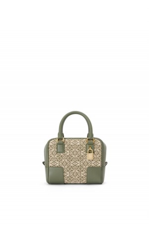 Bolso Tote Loewe Amazona 16 Square bag in Anagram jacquard and calfskin Mujer Verde Verde | 487QEXRMK