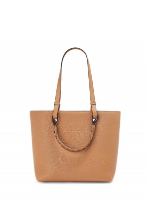 Bolso Tote Loewe Small Anagram Tote in grained calfskin Mujer Toffee | 394LUVAWH