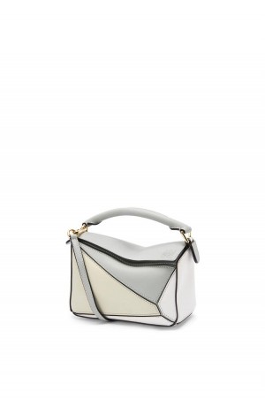 Bolsos Mini Loewe Mini Puzzle bag in classic calfskin Mujer Gris Verde | 362MDOHKZ