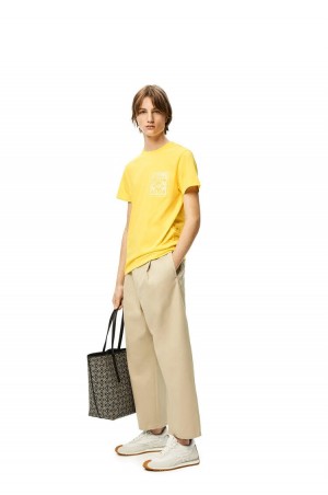 Camiseta Loewe Anagram fake pocket T-shirt in cotton Hombre Amarillo | 415FAUWMG