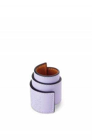 Joyería Loewe Small slap bracelet in calfskin Mujer Lavanda | 836JTRNWK