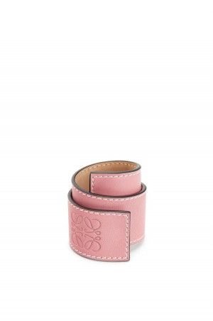 Joyería Loewe Small slap bracelet in calfskin Mujer Candy | 987WCTRJD