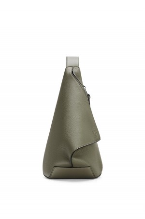 Mochilas Loewe Anton sling in soft grained calfskin Hombre Kaki Verde | 807MUTGBI