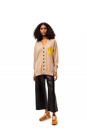 Prendas De Punto Loewe Anagram pocket cardigan in wool Mujer Camel | 963ZXRJGN