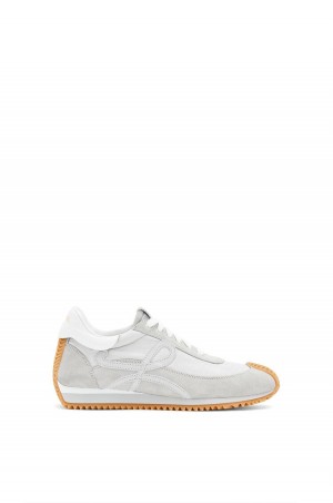 Zapatillas Loewe Flow runner in nylon and suede Hombre Gris Blancas | 738ORPYKI