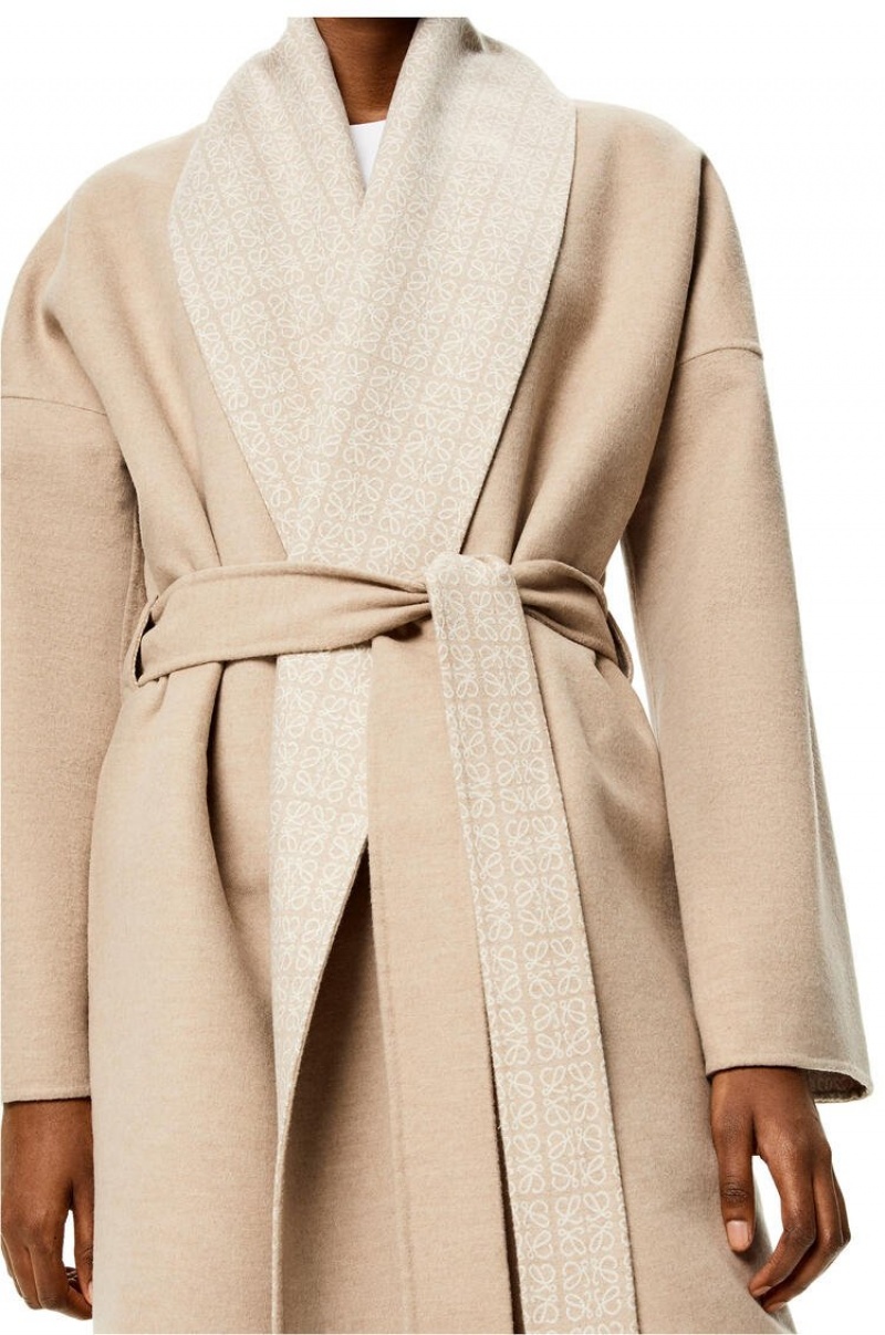 Abrigos Loewe Anagram jacquard belted coat in wool Mujer Beige Blancas | 954IKBXFP