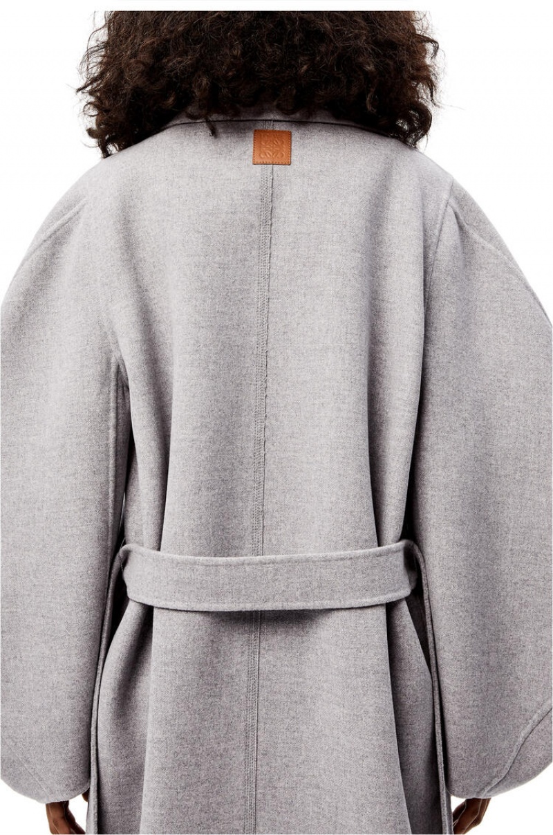 Abrigos Loewe Circular sleeve belted coat in wool and cashmere Mujer Gris | 759TZPXDE