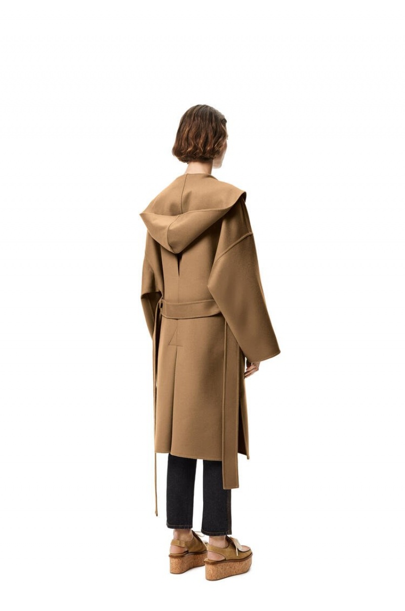 Abrigos Loewe Encapuchado belted coat in wool and cashmere Mujer Camel | 140XNIYLT