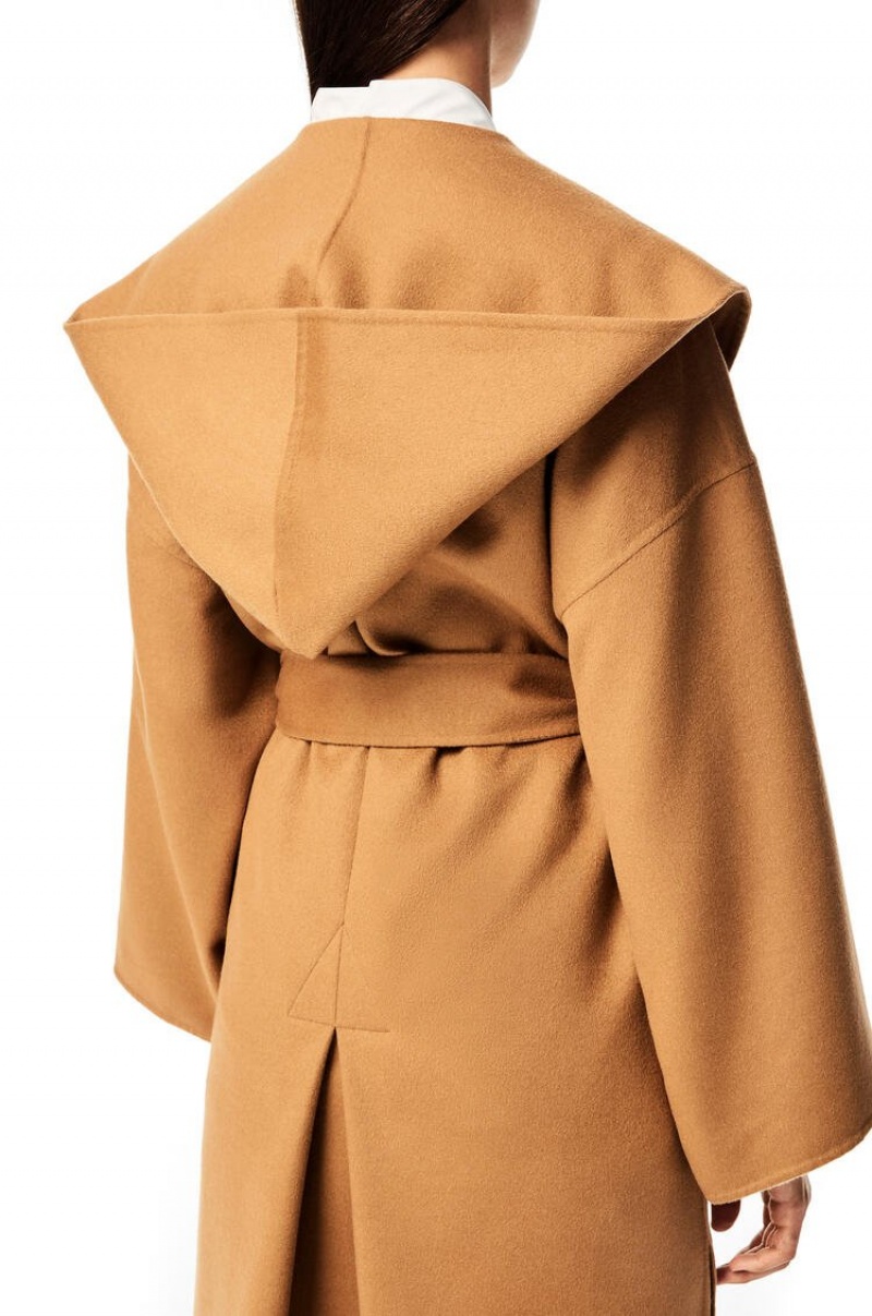 Abrigos Loewe Encapuchado coat in wool and cashemere Mujer Camel | 710CNIBFZ