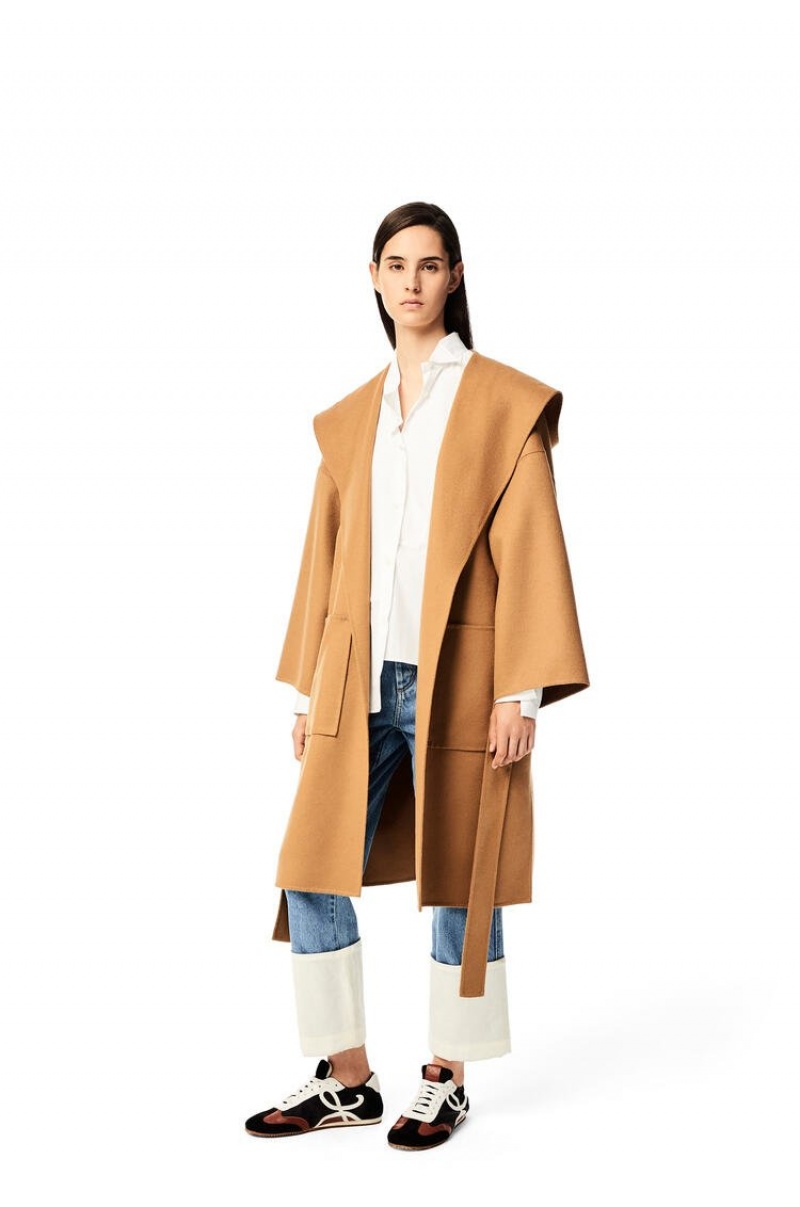 Abrigos Loewe Encapuchado coat in wool and cashemere Mujer Camel | 710CNIBFZ