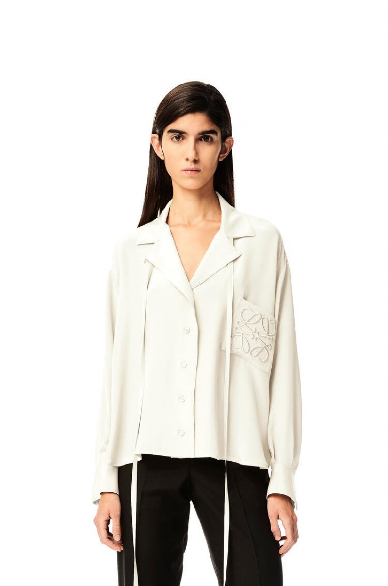 Blusa Loewe Anagram embroidered pyjama blouse in satin Mujer Blancas | 809XKDNCP