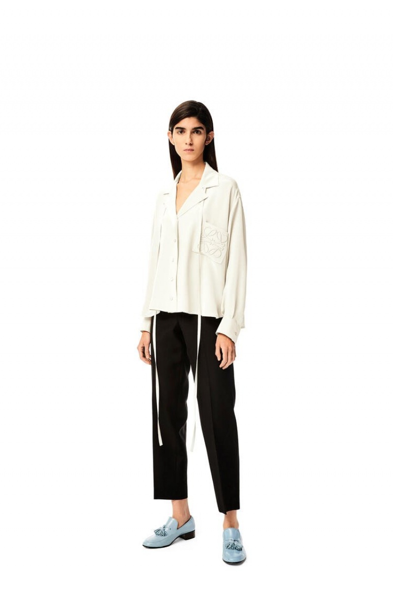 Blusa Loewe Anagram embroidered pyjama blouse in satin Mujer Blancas | 809XKDNCP