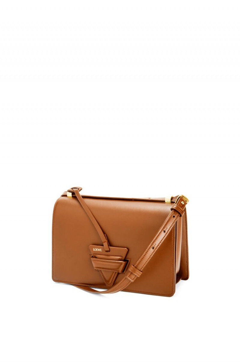 Bolsa De Hombro Loewe Barcelona bag in silk calfskin Mujer Tan | 650ITWSKL