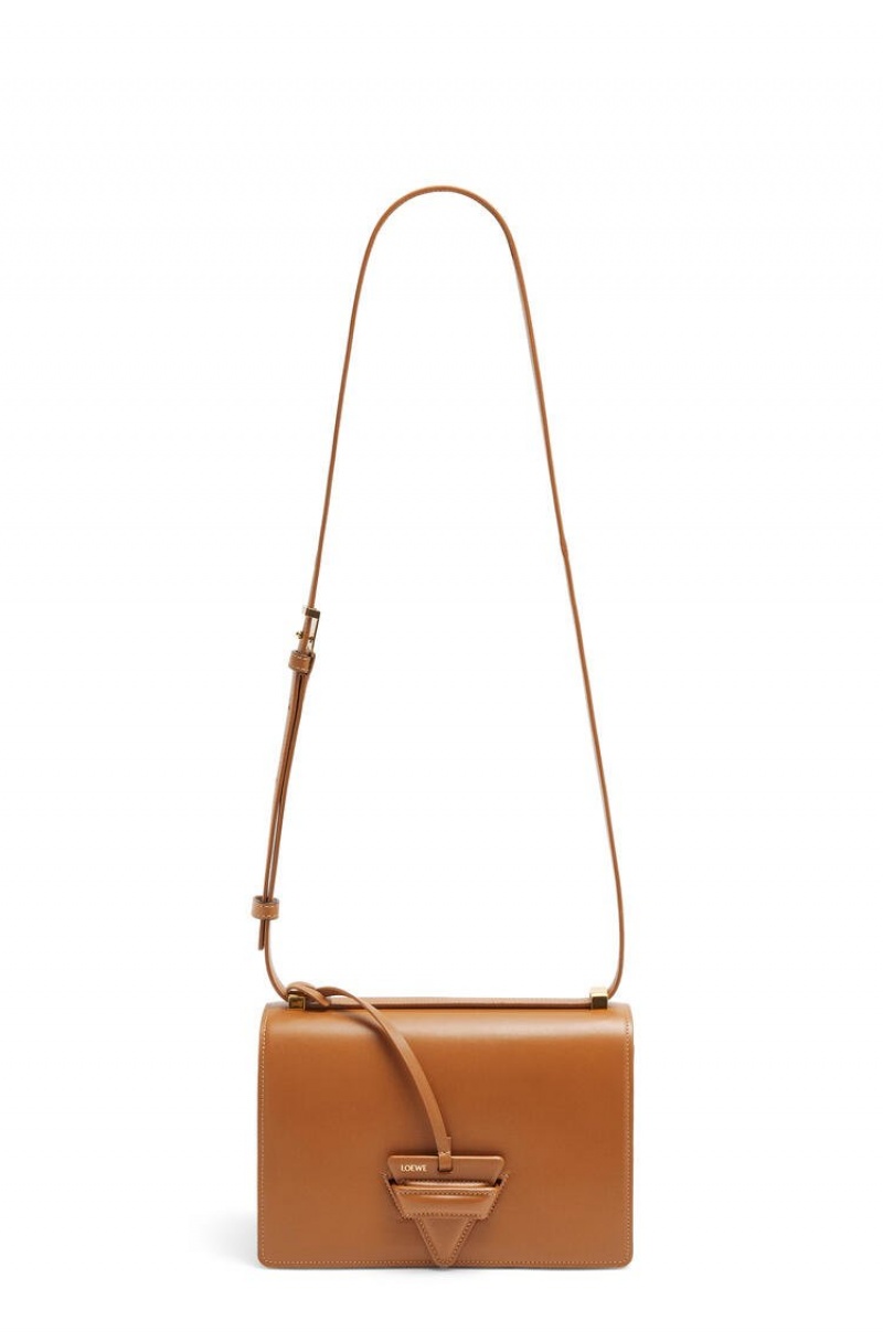 Bolsa De Hombro Loewe Barcelona bag in silk calfskin Mujer Tan | 650ITWSKL