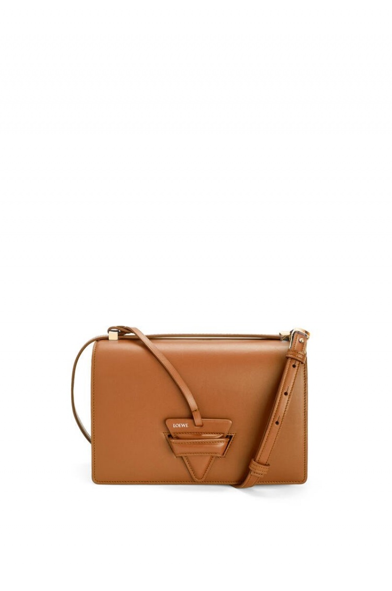 Bolsa De Hombro Loewe Barcelona bag in silk calfskin Mujer Tan | 650ITWSKL