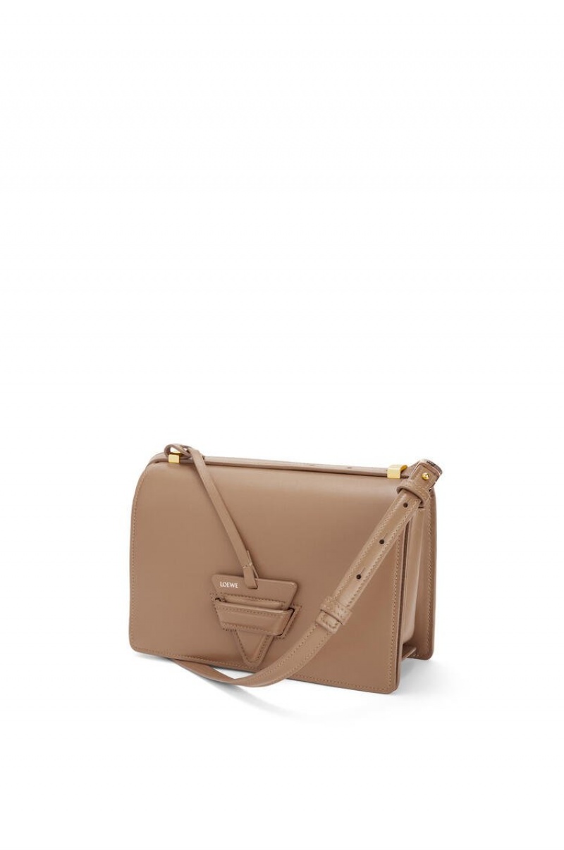 Bolsa De Hombro Loewe Barcelona bag in silk calfskin Mujer Mink Color | 704XJNFSM