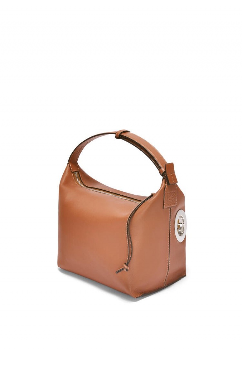 Bolsa De Hombro Loewe Cubi bag in supple smooth calfskin Hombre Tan | 961PJLVDN