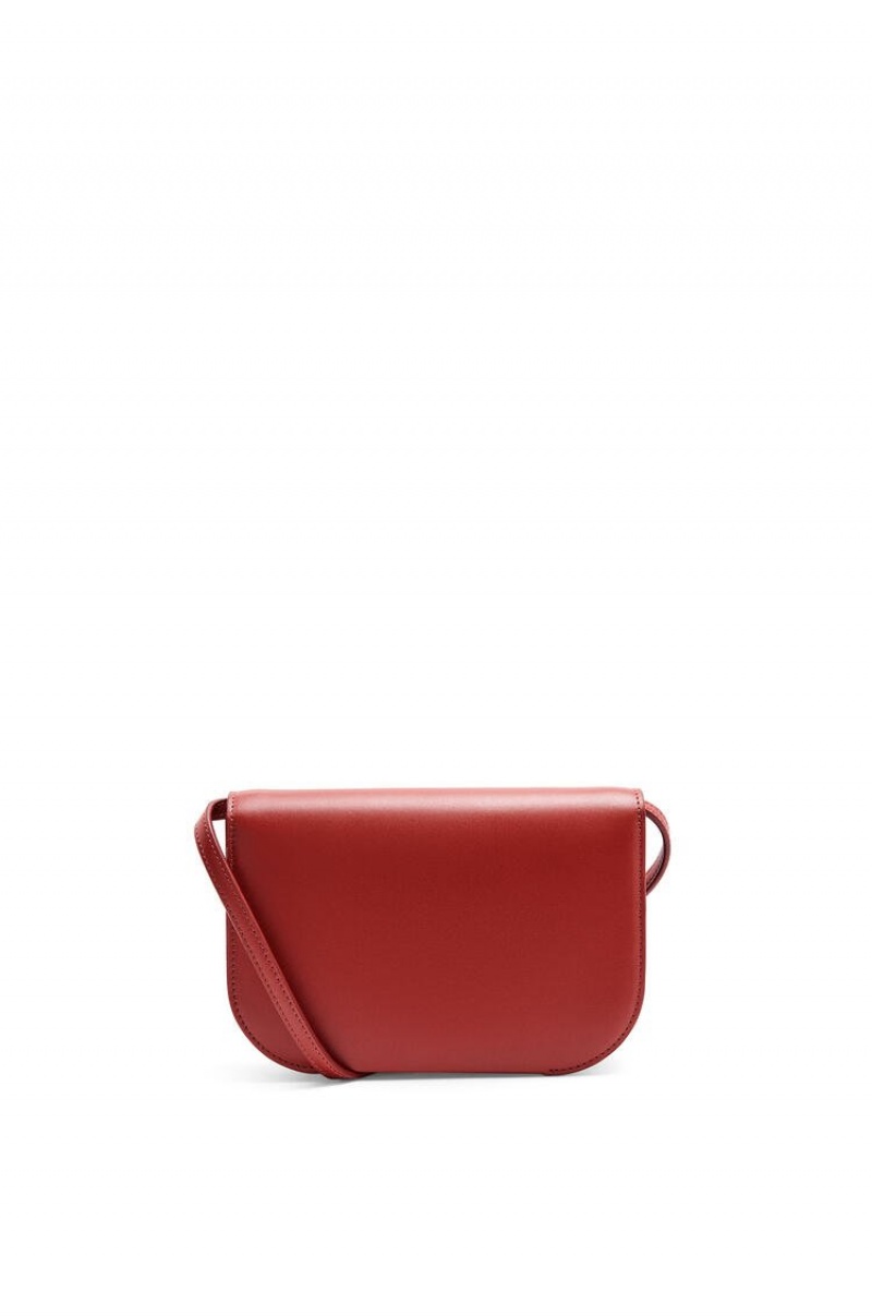 Bolsa De Hombro Loewe Goya Accordion clutch in silk calfskin Mujer Rojas Oscuro | 721DPOWMK