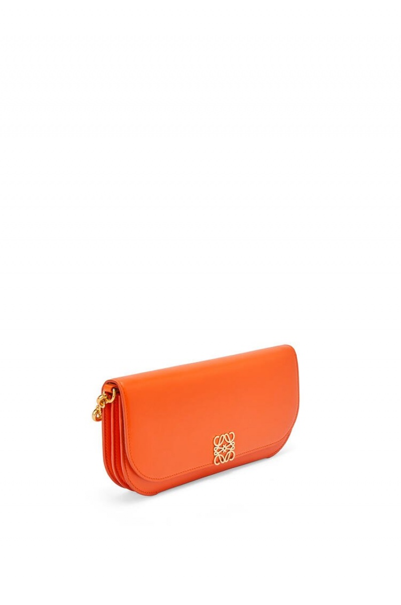 Bolsa De Hombro Loewe Goya Long Chain Clutch in silk calfskin Mujer Naranjas | 728NAPTSW