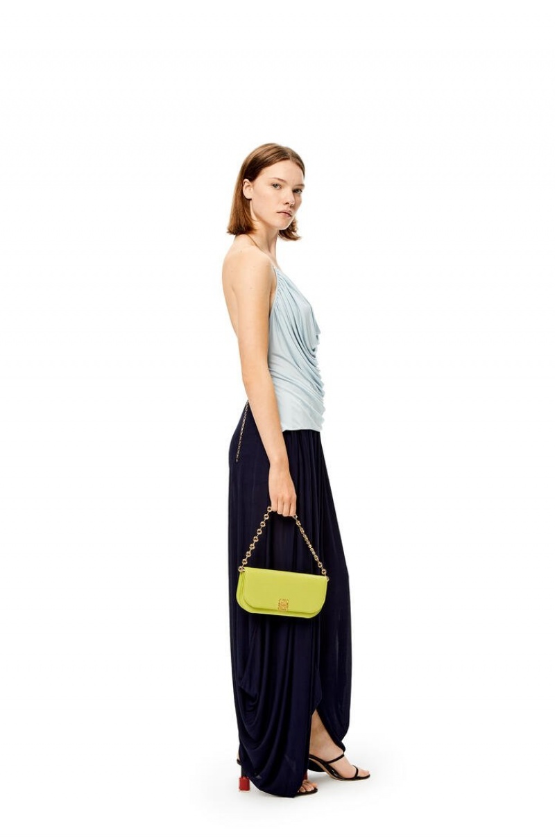 Bolsa De Hombro Loewe Goya Long Chain Clutch in silk calfskin Mujer Verde | 041CVMYTQ