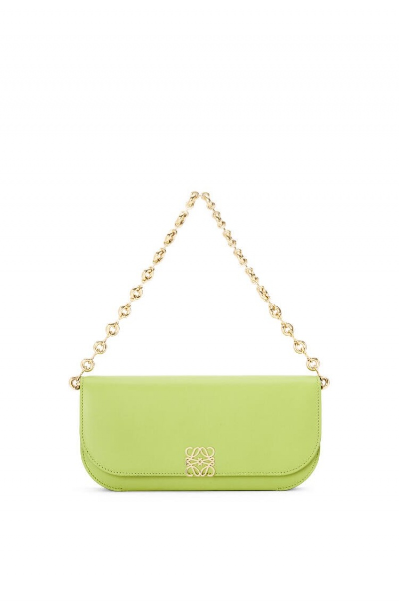 Bolsa De Hombro Loewe Goya Long Chain Clutch in silk calfskin Mujer Verde | 041CVMYTQ