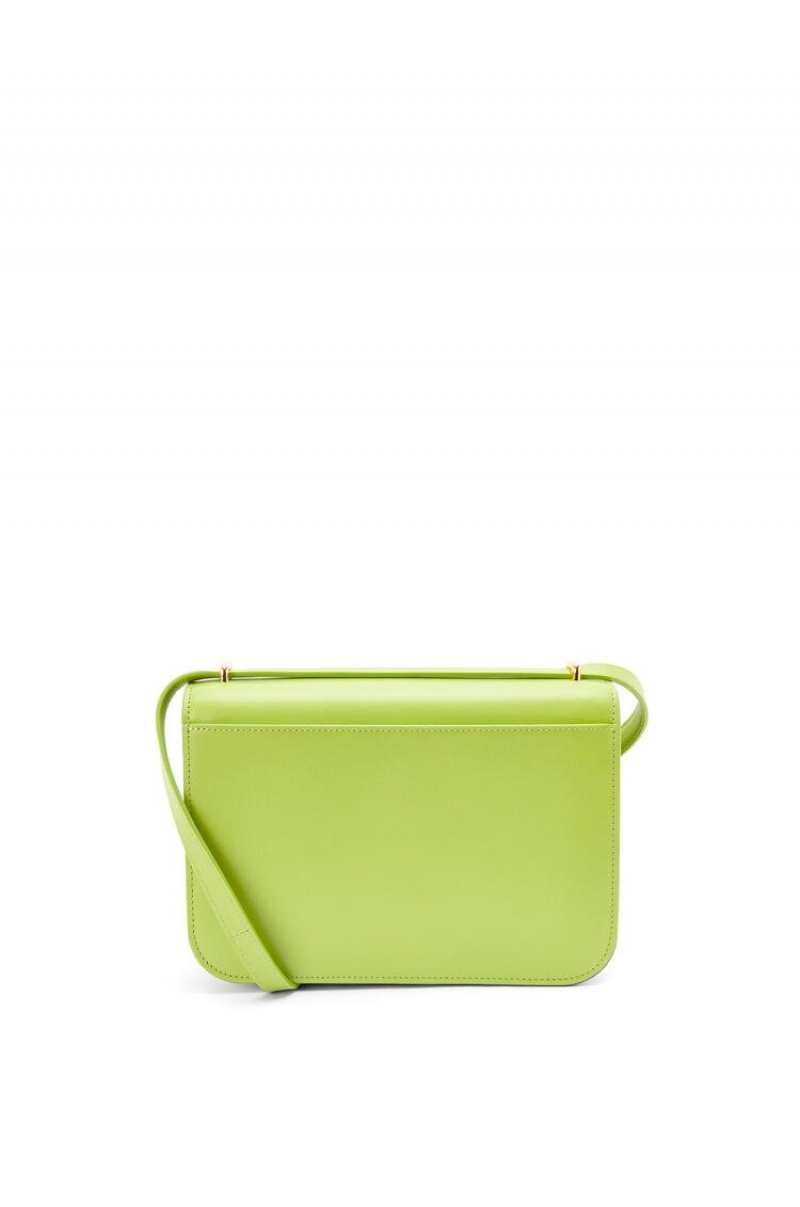 Bolsa De Hombro Loewe Goya bag in silk calfskin Mujer Verde | 527JVNUDE