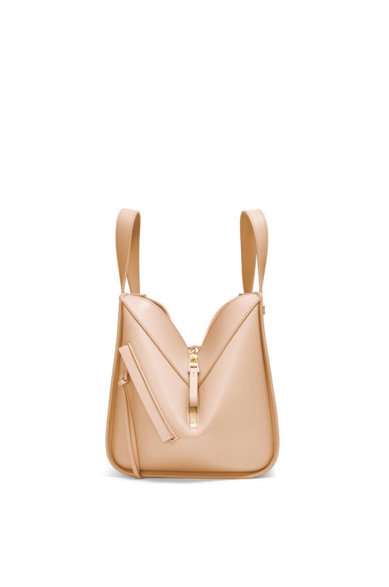 Bolsa De Hombro Loewe Hammock compact bag in satin calfskin Mujer Nude | 568ZSDBLT