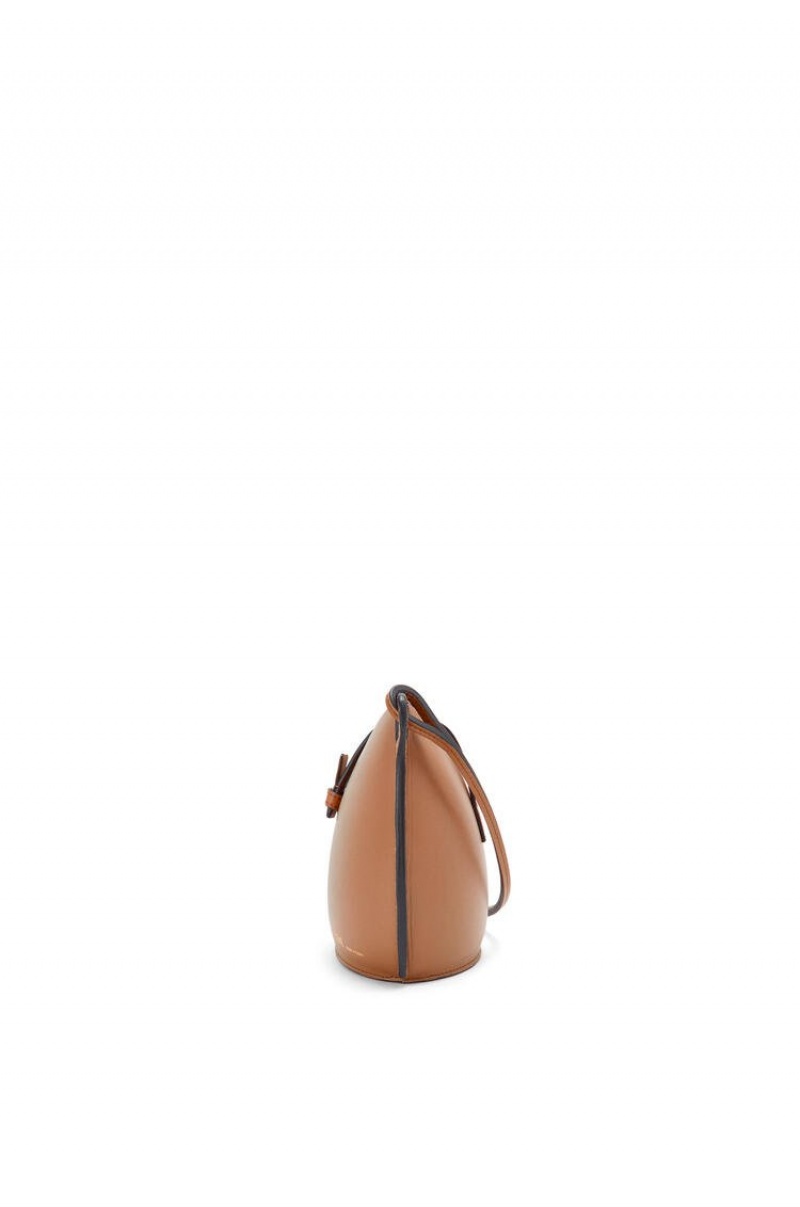 Bolsa De Hombro Loewe Moulded Bucket bag in calfskin Mujer Tan | 740JFNHUY