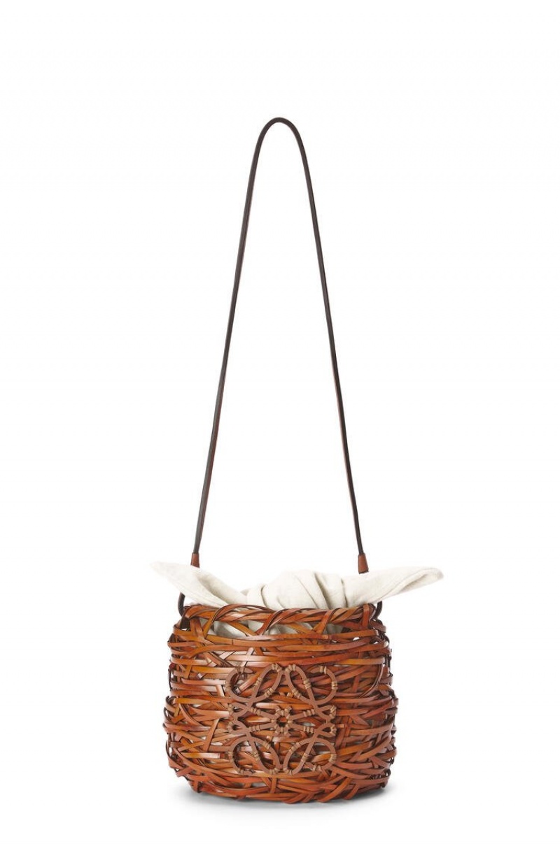 Bolsa De Hombro Loewe Nest bucket bag in calfskin and bamboo Mujer Tan | 276FCKTXJ