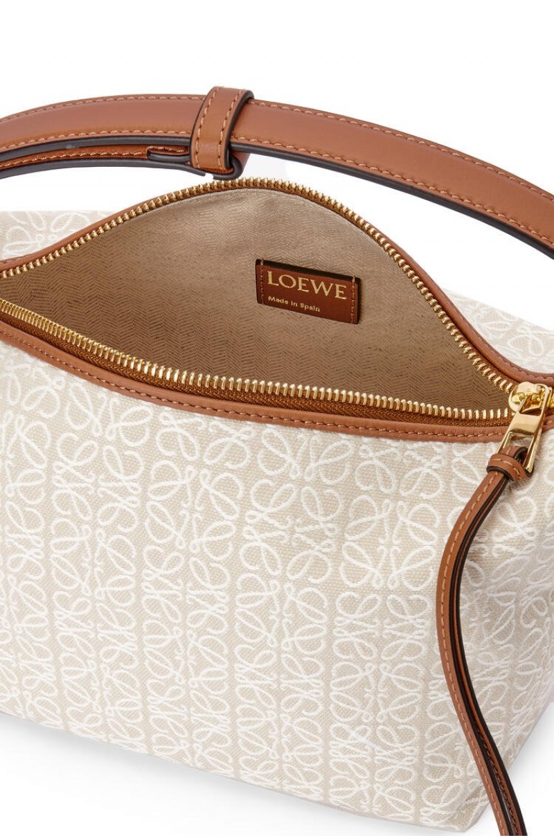 Bolsa De Hombro Loewe Small Cubi bag in Anagram jacquard and calfskin Mujer Ecru / Tan | 274NIVFGT