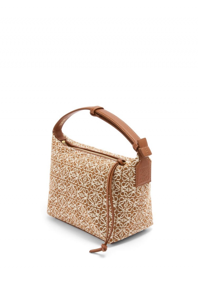 Bolsa De Hombro Loewe Small Cubi bag in Anagram jacquard and calfskin Mujer Tan / Pecan | 972KFYBXA