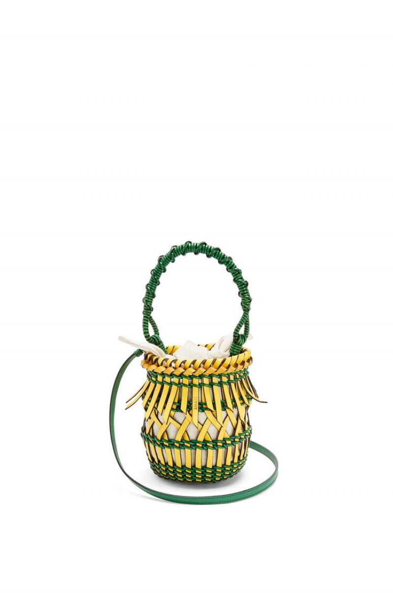 Bolsa De Hombro Loewe Small Fringes Bucket bag in calfskin Mujer Amarillo Verde | 783GAMYIP