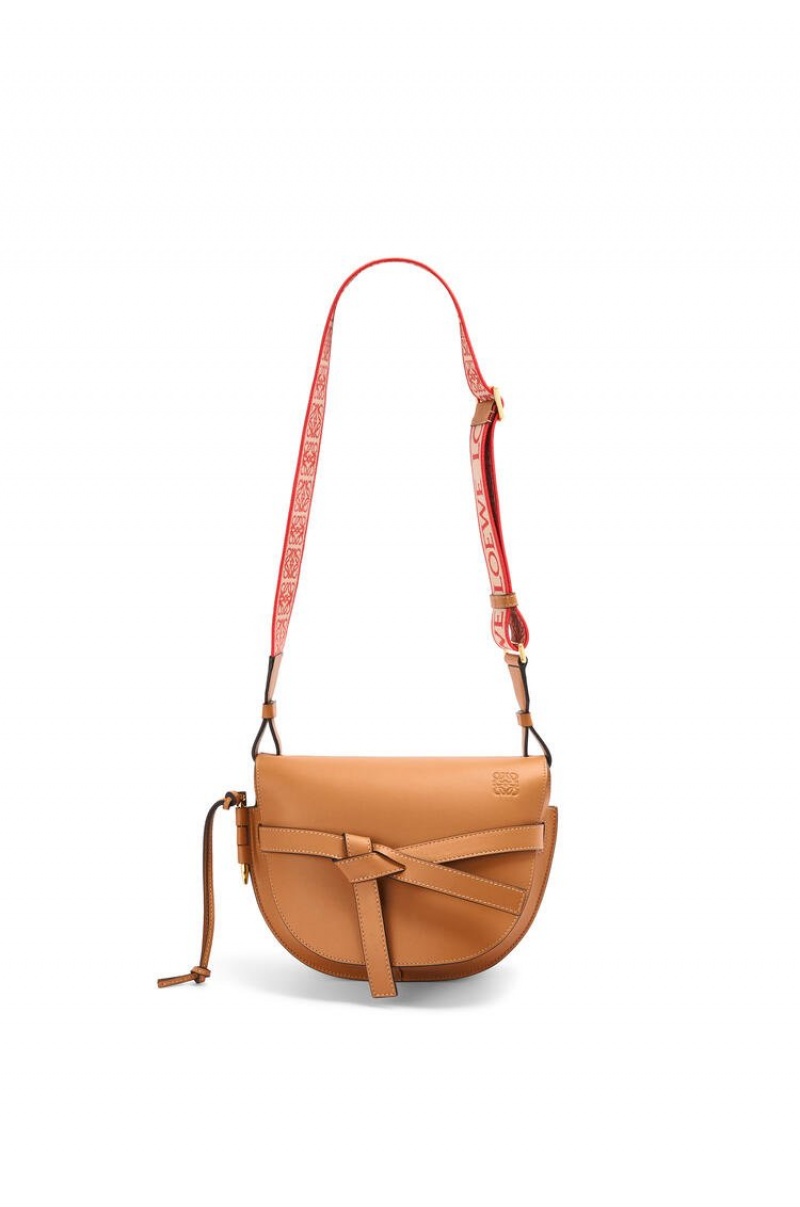 Bolsa De Hombro Loewe Small Gate bag in soft calfskin and jacquard Mujer Warm Desert | 296LROIAH