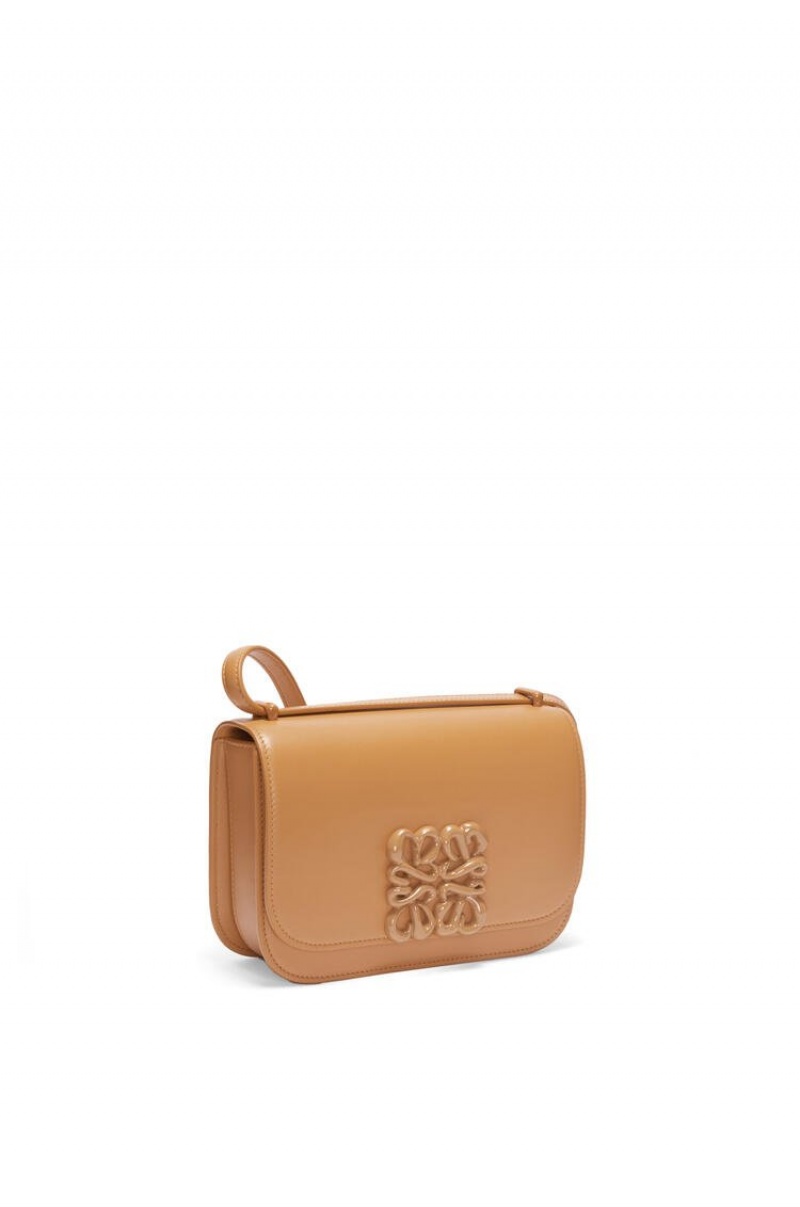 Bolsa De Hombro Loewe Small Goya bag in silk calfskin Mujer Warm Desert | 078LMZIJU