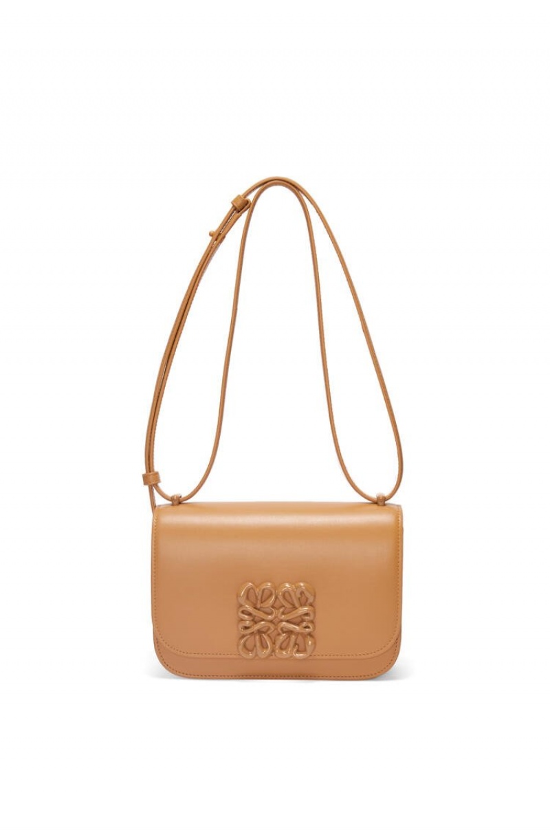 Bolsa De Hombro Loewe Small Goya bag in silk calfskin Mujer Warm Desert | 078LMZIJU