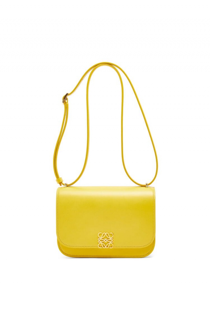 Bolsa De Hombro Loewe Small Goya bag in silk calfskin Mujer Amarillo | 073FVTBDP