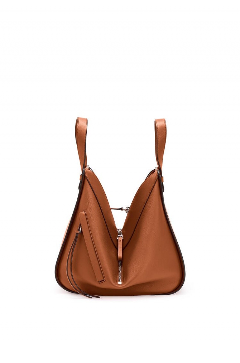 Bolsa De Hombro Loewe Small Hammock bag in classic calfskin Mujer Tan | 084BYKGHU