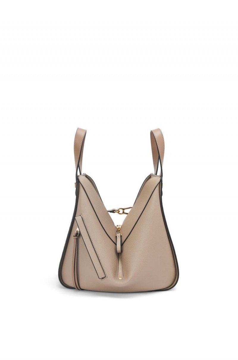 Bolsa De Hombro Loewe Small Hammock bag in soft grained calfskin Mujer Sand | 382SKXPAD