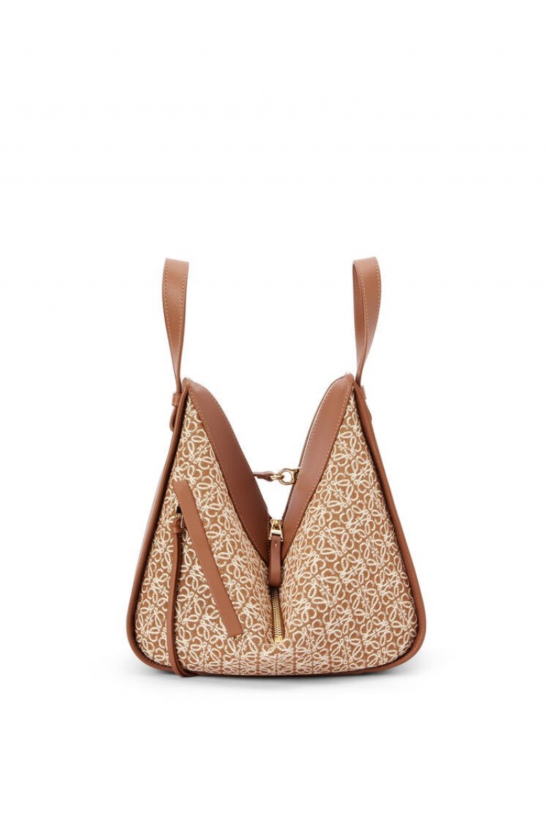 Bolsa De Hombro Loewe Small Hammock bag in Anagram jacquard and calfskin Mujer Tan / Pecan | 037AKTFSW