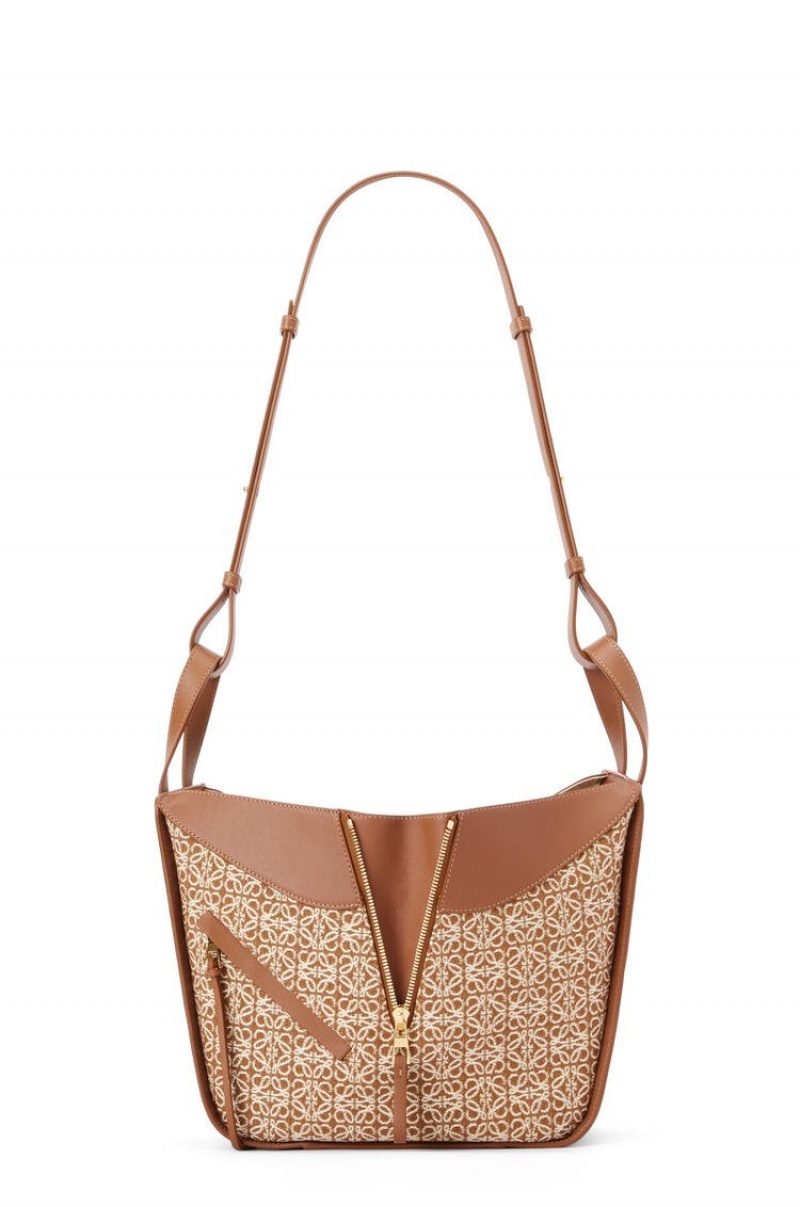 Bolsa De Hombro Loewe Small Hammock bag in Anagram jacquard and calfskin Mujer Tan / Pecan | 037AKTFSW