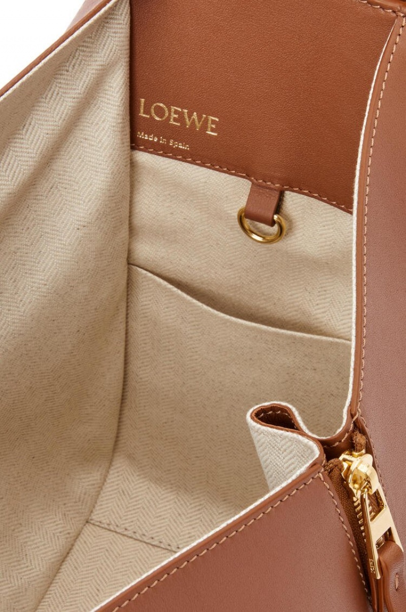 Bolsa De Hombro Loewe Small Hammock bag in Anagram jacquard and calfskin Mujer Tan / Pecan | 037AKTFSW