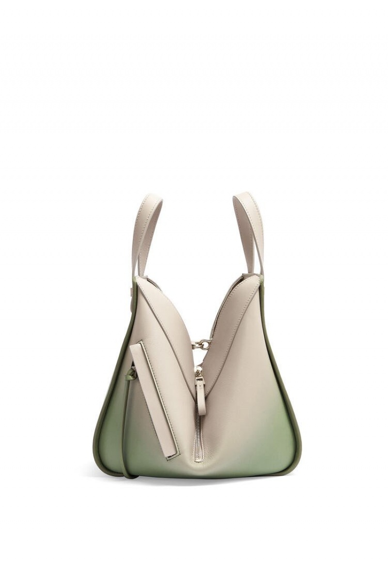 Bolsa De Hombro Loewe Small Hammock bag in degrade nappa calfskin Mujer Verde Menta | 324ZTFVWA