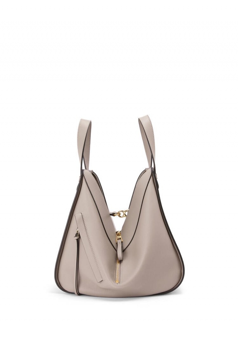 Bolsa De Hombro Loewe Small Hammock bag in classic calfskin Mujer Sand | 965BDRYLP