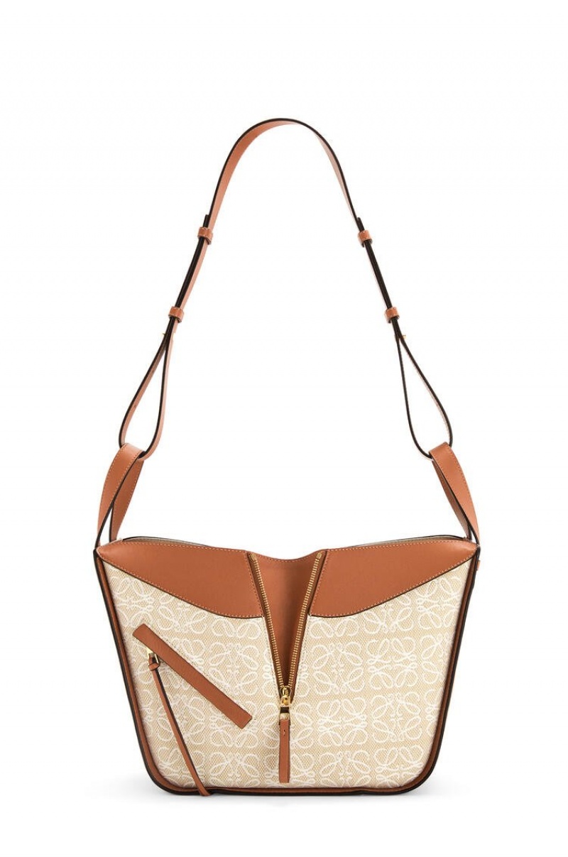 Bolsa De Hombro Loewe Small Hammock bag in Anagram jacquard and calfskin Mujer Ecru / Tan | 458ZRHYFV